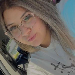 Meet your Posher, Noemi